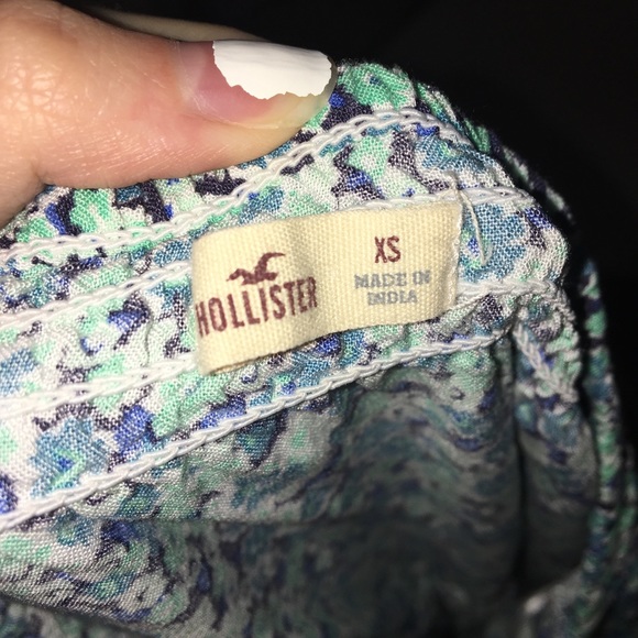 HOLLISTER FLORAL ROMPER - Picture 4 of 4